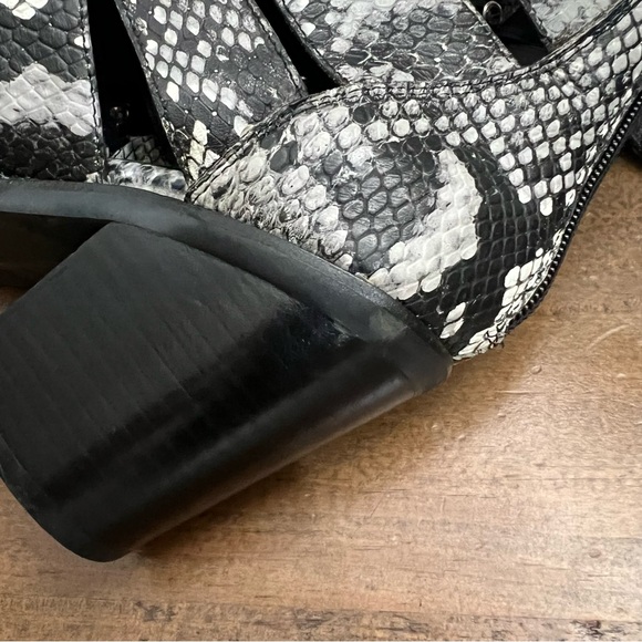 Jeffrey Campbell Buckle Ankle Boot 6 - Picture 14 of 14